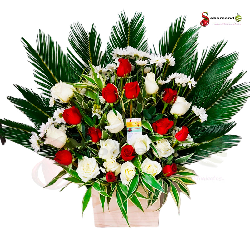 Arreglo floral rosas blancas y rojas Costa Rica floristeria