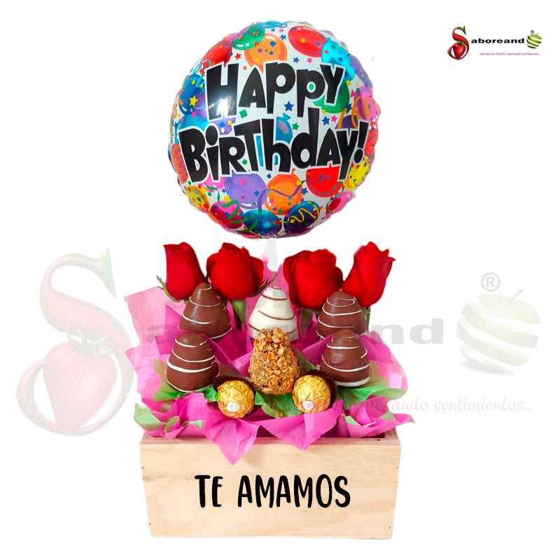 caja de madera, con fresas con chocolate y flores , globo de cumpleaños , Costa Rica Saboreandocr
