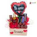 Arreglo en caja de madera con cerveza globo fresas y chocolates para regalar toda ocasión costa rica